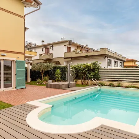 Relax In - Versilia ماسا